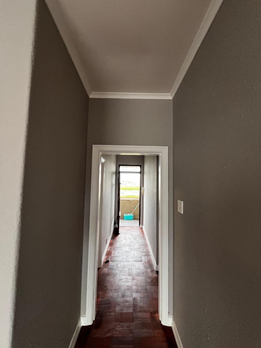 2 Bedroom Property for Sale in Goodwood Estate Western Cape